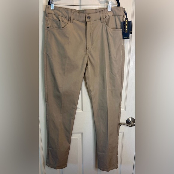 🫒”Vintage 1946” NWT Men's Tan Flat Front Modern Fit Performance Chinos w/Pockets - Picture 1 of 16